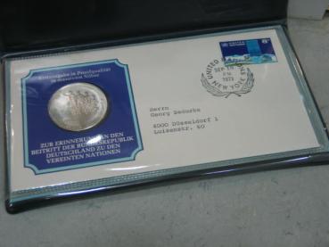 Silbermedaille "Beitritt der BRD zu den Vereinten Nationen" 1973, 925 Silber, Franklin Mint in OVP