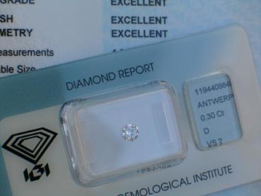 Diamant im Brillantschliff 0.30 ct, 3x Excellent! mit IGI Report, Lasergravur