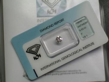 Diamant im Brillantschliff 0.53 ct/ F/ VS1/ VG/ VG/ G/ N mit IGI Report