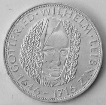 5 DM Gedenkmünze "250. Todestag von Gottfried Wilhelm Leibniz" aus 625er Silber 1967