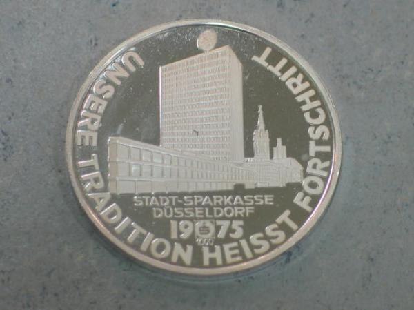 Silbermedaille "Stadt-Sparkasse Düsseldorf" 1975, 1000 Feinsilber, Gewicht: 20,0g