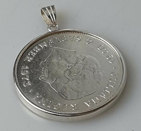 Münzanhänger "10 Gulden" Juliana 1973 - Münze aus 720er Silber, Fassung aus 925er Silber