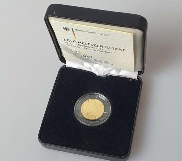 20 Euro Gold 2019 D Heimische Vögel "Wanderfalke" mit original Münzetui und Beschreibung, 1/8 oz Feingold 999,9