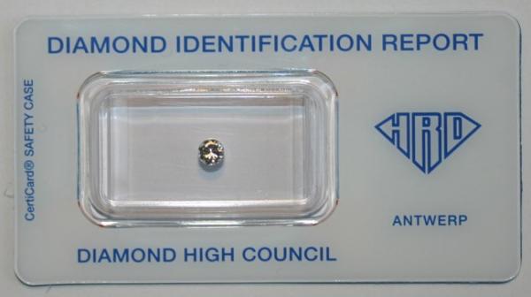Diamant im Brillantschliff. 0.42 ct mit HRD Report