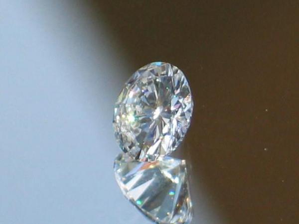 Diamant im Brillantschliff "F" 1.01 ct / VVS u. DPL Report