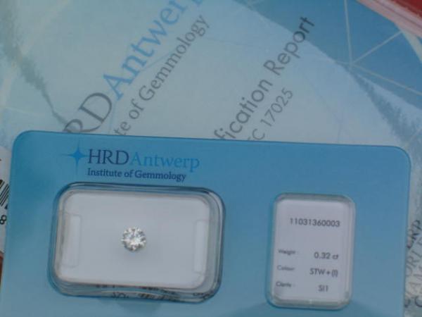 Diamant im Brillantschliff 0.32 ct/ SI1 mit HRD Report