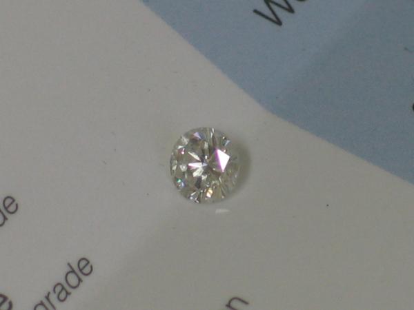 Diamant im Brillantschliff. 1.10 ct / H/ si2/ G/ VG/ VG/ DPL Report
