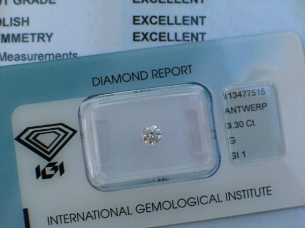 Diamant im Brillantschliff 0.30 ct, 3x Excellent! mit IGI Report, Lasergravur
