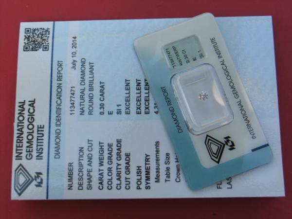 Diamant im Brillantschliff 0.30 ct, 3x Excellent! mit IGI Report, Lasergravur