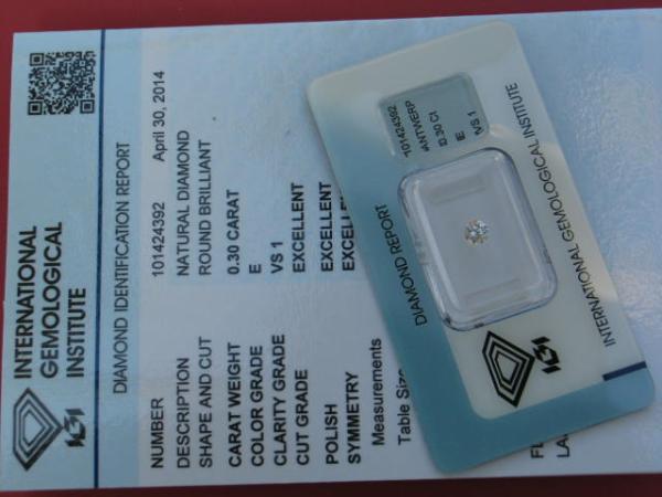 Diamant im Brillantschliff 0.30 ct, 3x Excellent! mit IGI Report, Lasergravur