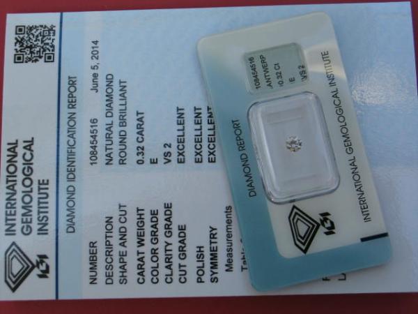 Diamant im Brillantschliff 0.32 ct, 3x Excellent! mit IGI Report, Lasergravur