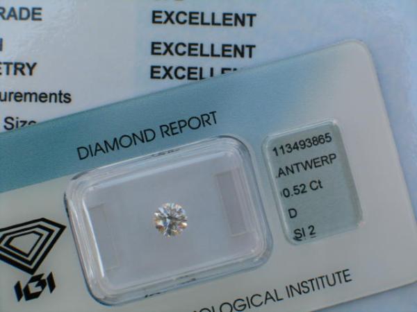 Diamant im Brillantschliff 0.52 ct, 3x Excellent! mit IGI Report, Lasergravur -