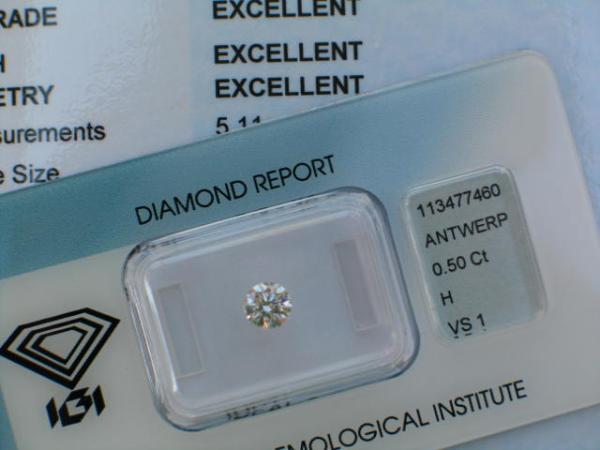 Diamant im Brillantschliff 0.50 ct, 3x Excellent! mit IGI Report, Lasergravur