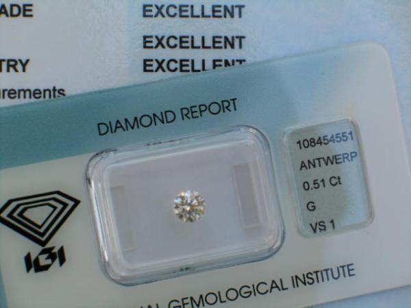 Diamant im Brillantschliff 0.51 ct, 3x Excellent! mit IGI Report, Lasergravur