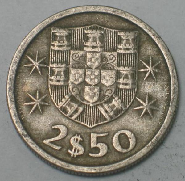 2,5 Escudos 1975, Portugal
