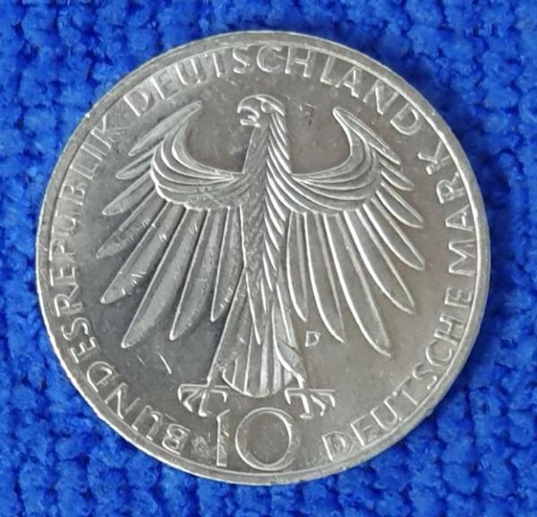 10 DM Gedenkmünze "Athleten, 3. Motiv der Olympiamünze - Ausgabe 1971" "J" aus 625er Silber