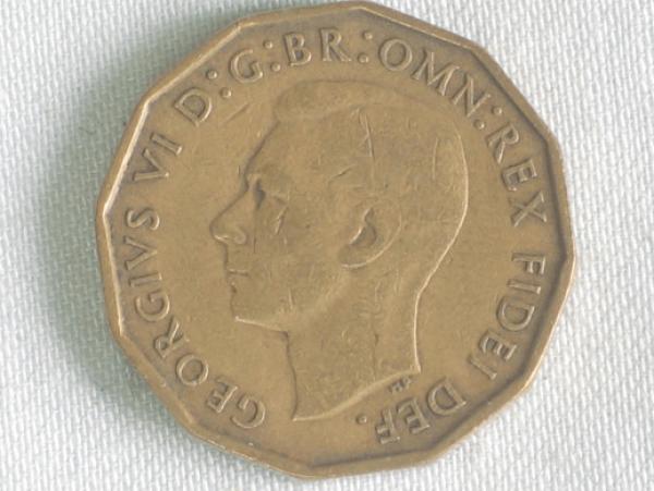 Three Pence "George VI" 1952 aus Nickel / Messing