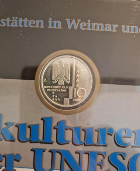 Numisblatt 01/2004 mit Gedenkmünze 10 EUR Bauhausstätten Weimar Dessau 925er Silber