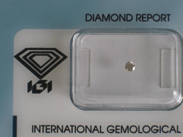 Diamant im Brillantschliff 0.07 ct / SI1 / I / Fair/ mit IGI Report