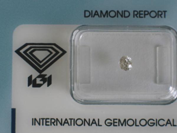 Diamant im Oval Cut 0.24 ct / SI1 / I / F / F / mit IGI Report