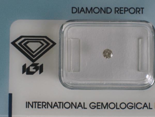 Diamant im Brillantschliff 0.09 ct / SI1 / J / Fair / mit IGI Report