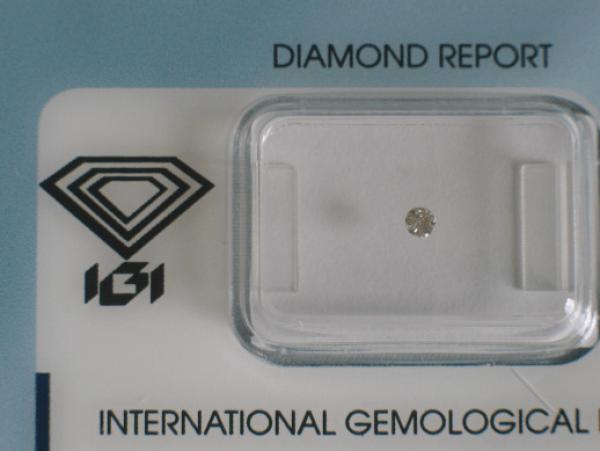 Diamant im Brillantschliff 0.05 ct / SI1 / J / Poor / mit IGI Report