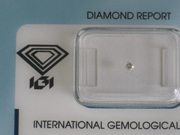 Diamant im Brillantschliff 0.06 ct / SI1 / F / Fair / mit IGI Report