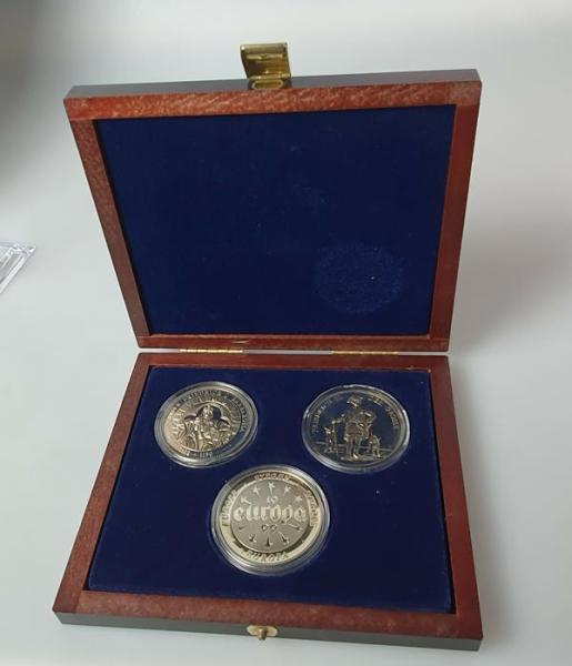 3x Medaillen Europa 99  "Friedrich Barbarossa, Friedrich II" 1916, Originalschatulle