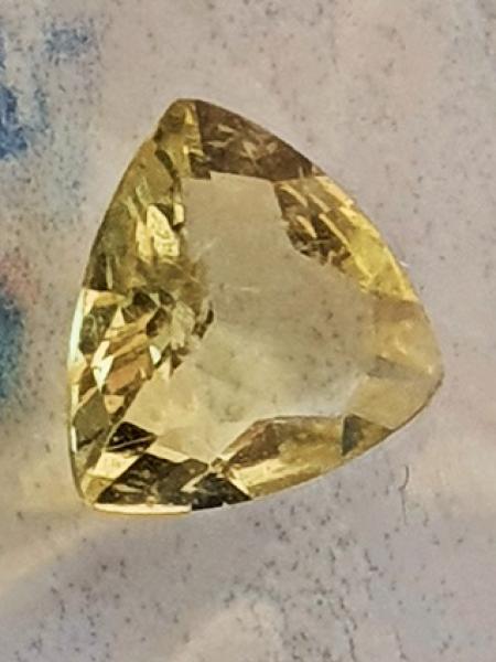 Heliodor Goldberyll im Trilliantschliff, Gewicht: 0.30 ct.