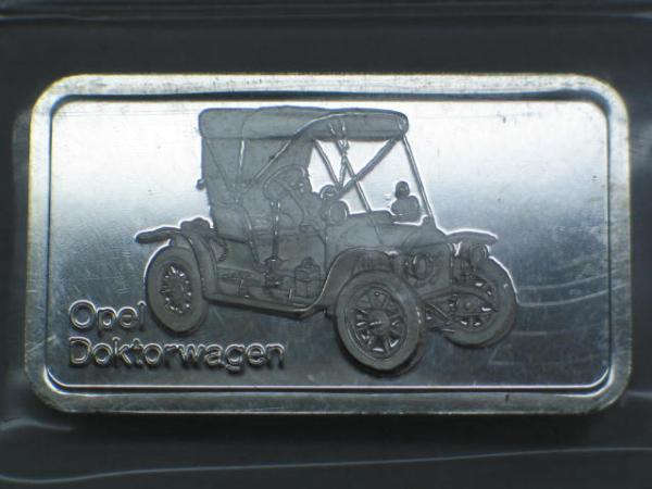 Historischer Degussa Silberbarren 1 oz, Feinsilber 999 in OVP, Rückseitenmotiv: Opel Doktorwagen