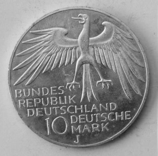 10 DM Gedenkmünze "4. Motiv der Olympiamünze" Pragestätte: J aus 625er Silber