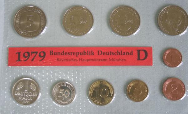 Kursmünzsatz 1 Pfg bis 5 DM BRD Stempelglanz in Noppenfolie 1979 D